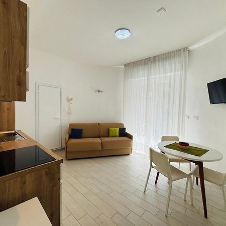 Hotel Iride Suite & Breakfast- Ideale Per Famiglie E Coppie Riccione Ngoại thất bức ảnh
