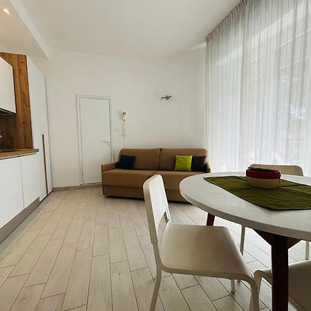Hotel Iride Suite & Breakfast- Ideale Per Famiglie E Coppie Riccione Ngoại thất bức ảnh