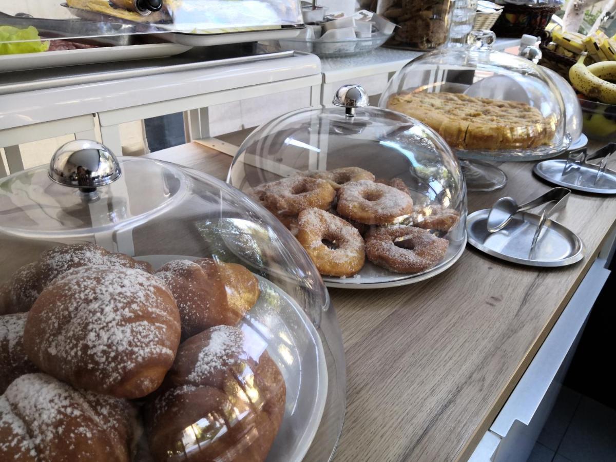 Hotel Iride Suite & Breakfast- Ideale Per Famiglie E Coppie Riccione Ngoại thất bức ảnh