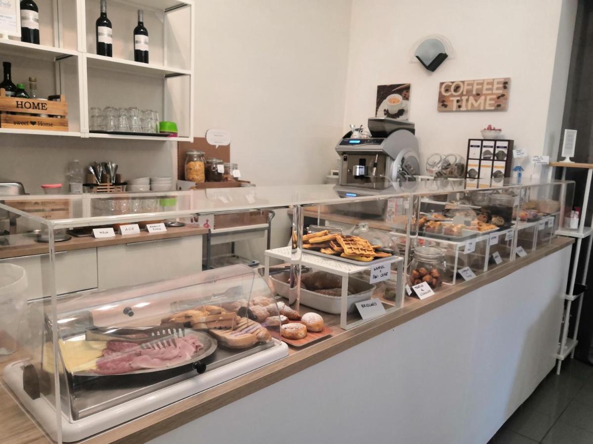 Hotel Iride Suite & Breakfast- Ideale Per Famiglie E Coppie Riccione Ngoại thất bức ảnh