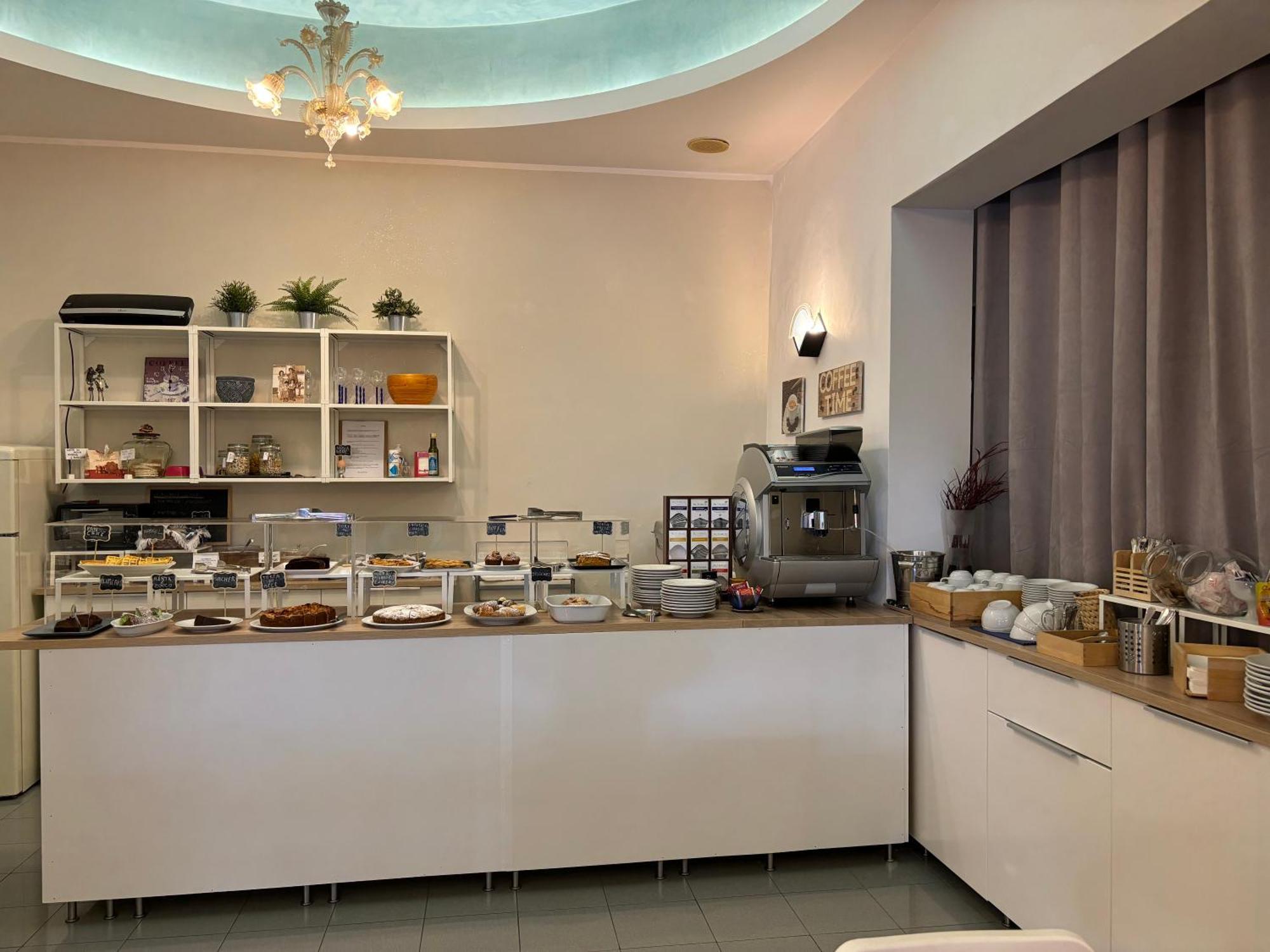 Hotel Iride Suite & Breakfast- Ideale Per Famiglie E Coppie Riccione Ngoại thất bức ảnh