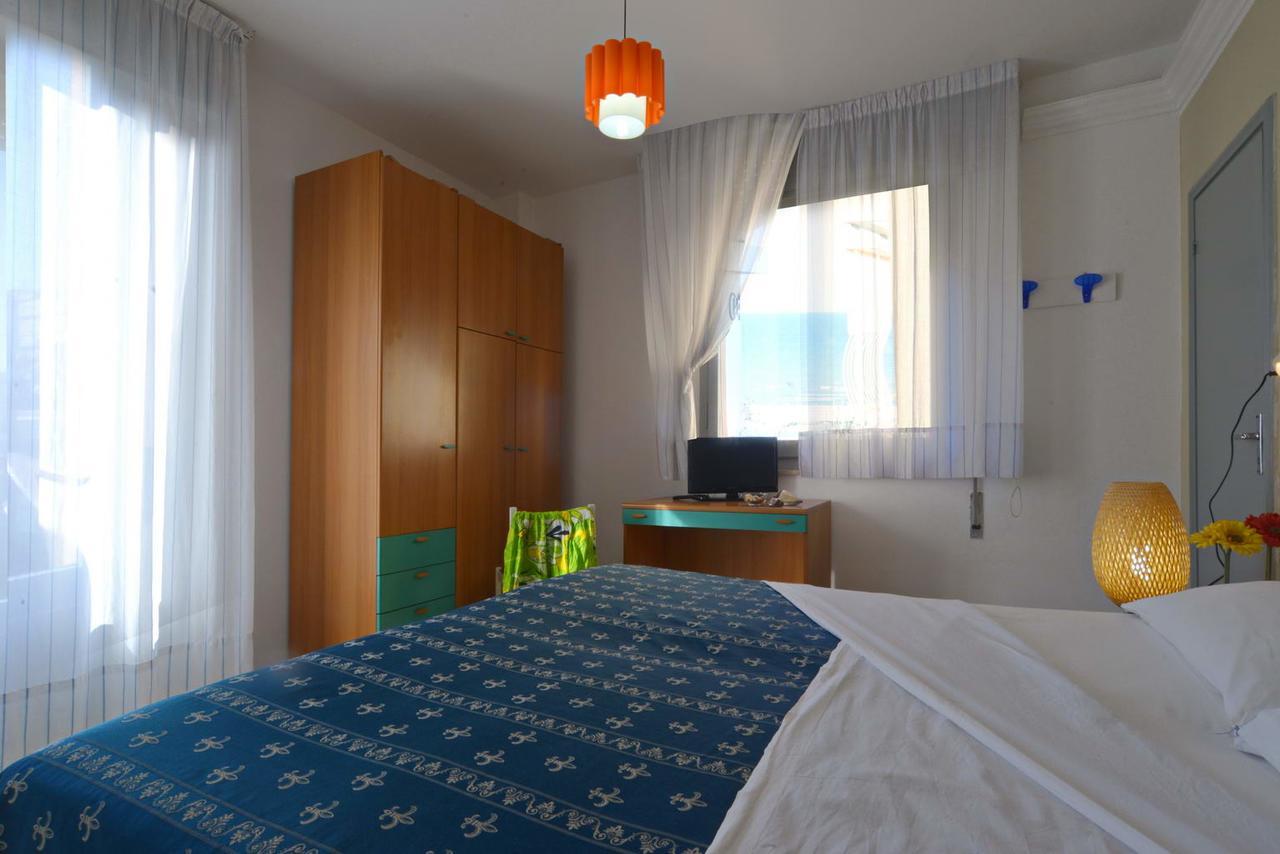 Hotel Iride Suite & Breakfast- Ideale Per Famiglie E Coppie Riccione Ngoại thất bức ảnh