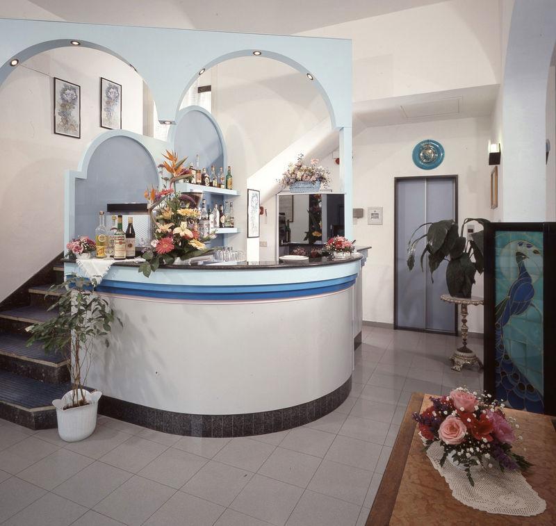 Hotel Iride Suite & Breakfast- Ideale Per Famiglie E Coppie Riccione Ngoại thất bức ảnh